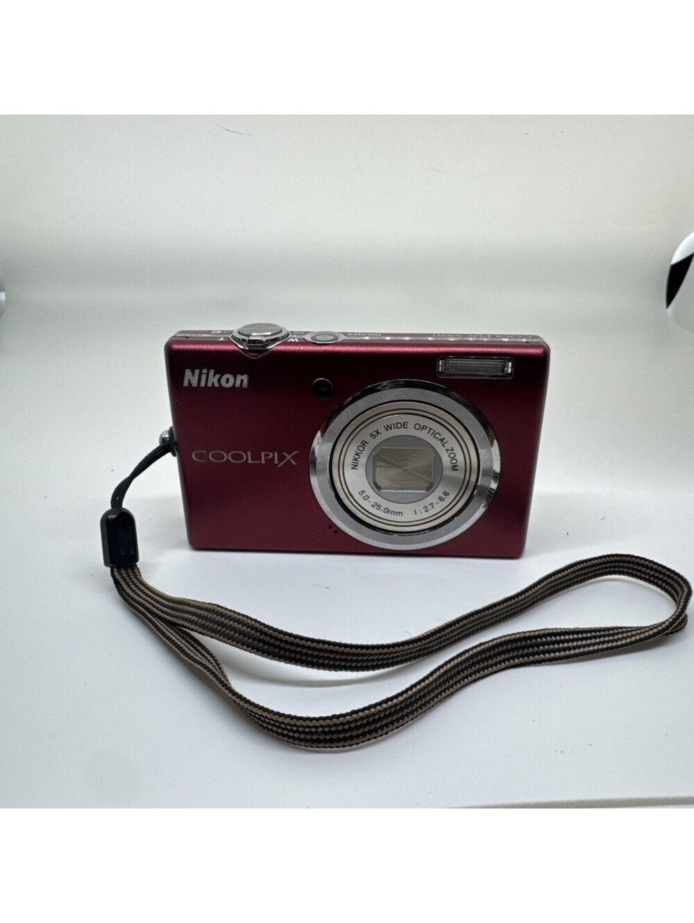 Nikon COOLPIX S570 12.0MP Digital Camera - Red - TESTED - No Battery Charger